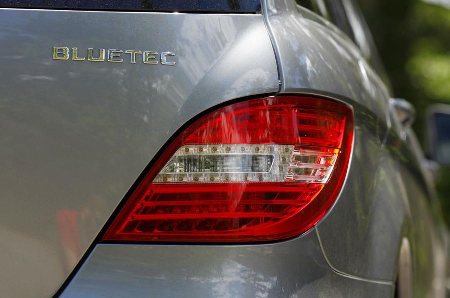  Mercedes-Benz R-Class 2011 года  (фото 182 из 186)